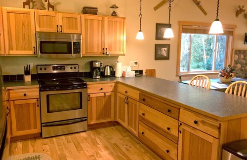 Warnick House | Mt. Baker Lodging Cabin 65 – SLEEPS 10!