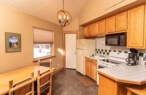 Salida Ski Chalet | Mt. Elbert Chalet at Creekside Chalets