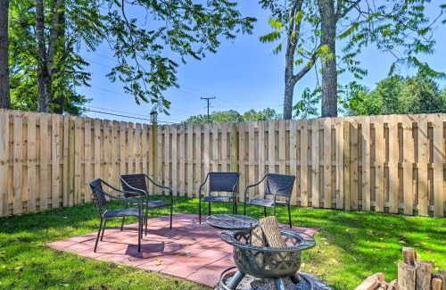 Mt Lookout Apartment | Mt Lookout Tiny House with Backyard and Fire Pit!