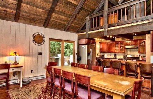 Pocono Pines Cottage | ⛰⛵️⛱Mt. Maplewood Lodge❤️Seasonal Specials★1BR★Poconos★Hot⛷Tub★Game Rm★Pets+