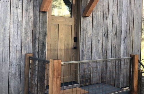 New Castle House | Mt. Medaris Guest House