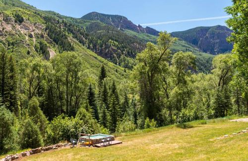 Carbondale House | Mt. Sopris Cabin at Filoha Meadows