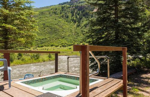 Carbondale House | Mt. Sopris Cabin at Filoha Meadows