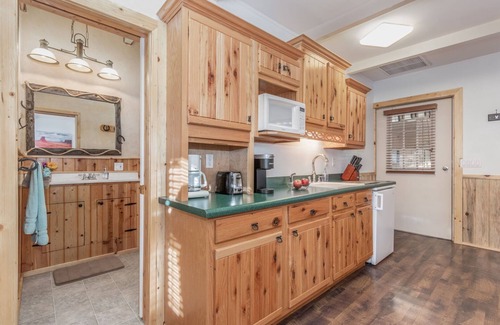 Payson House | MT VIEWS: Guesthouse w/2 HORSE STALLS + Turnout, Sleeps 4, Tack Room, Trails, Riding Ring