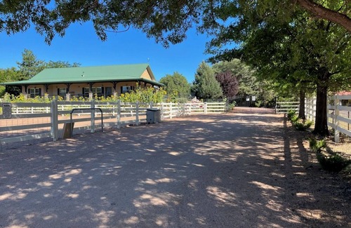 Payson House | MT VIEWS: Guesthouse w/2 HORSE STALLS + Turnout, Sleeps 4, Tack Room, Trails, Riding Ring