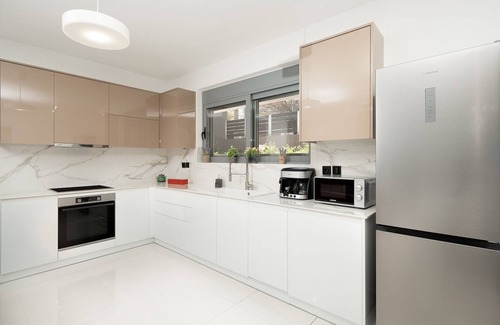 Porto Rafti Apartment | MTC-AN Apartment by the sea and Airport