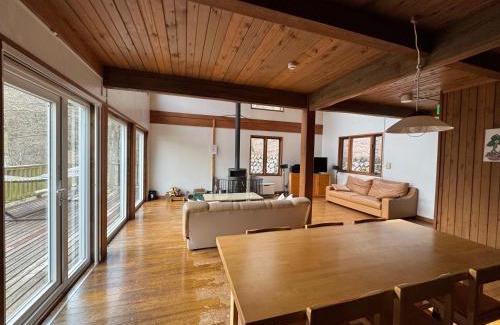 Fujikawaguchiko House | MtFuji view, BBQ, lake Saiko 3mins, hammock, wood deck