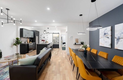 Mile End Apartment | MTL Fashion District I 3BDR- 2BA+Parking
