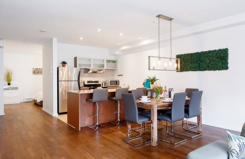 Plateau Mont Royal Apartment | MTLVR #01 | Bright open space, ideal Plateau area