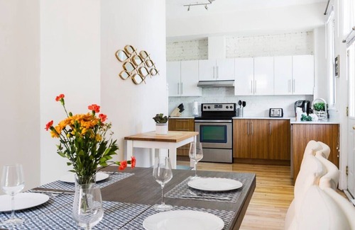 Mile End Apartment | MTLVR #08 | Chic Mile-End, 2Ba, near the mountain