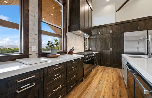 St. Charles House | Mtn Shadow Lodges w/POOL and Sports Court by BLLR