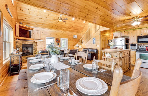 Murphy Cabin | Mtn-View Cabin: Deck & Pets Welcome in Murphy