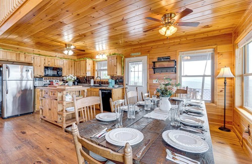 Murphy Cabin | Mtn-View Cabin: Deck & Pets Welcome in Murphy