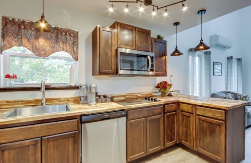 Livingston Apartment | Mtn-View Gem w/Grill: 2 Mi to Dtwn Livingston