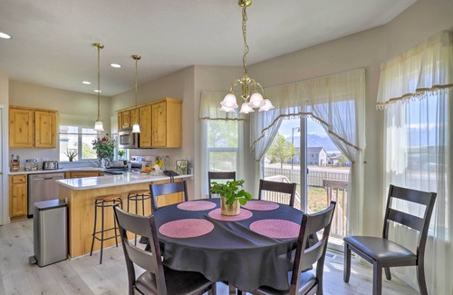 Saratoga Springs House | Mtn-View Home: Across From Lake + 30 Mi to Skiing!
