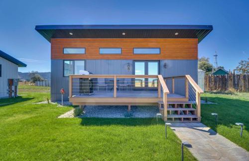 Kalispell House | Mtn-View Tiny Home with Grill Near Skiing!