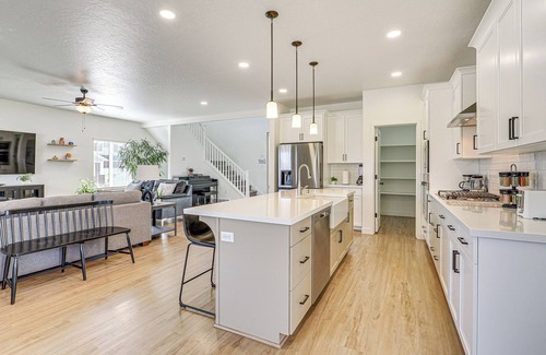 Herriman House | Mtn-View Utah Gem w/Home Office