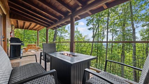 Morganton House | MTN Views Hot Tub Fire Pit Pool Table Games