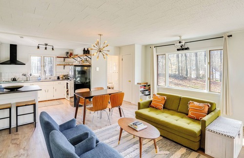Round Top Cabin | Mtn Views + On-Site Hiking Trails: Catskills Cabin