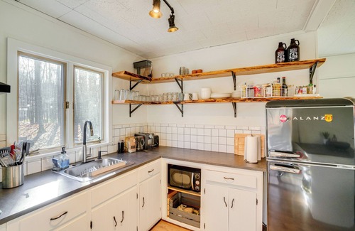 Round Top Cabin | Mtn Views + On-Site Hiking Trails: Catskills Cabin