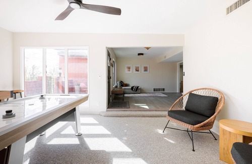 Tres Lomas North House | Mtn views, pool, hot tub, fire pit/2 King suites/game room/modern & luxe