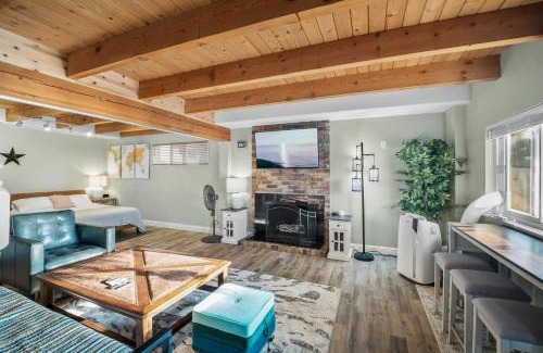 West University House | MtnCity Views 4BR Firepit FamilyRetreat NearUNR