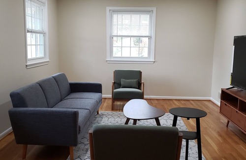 Calverton House | MTR house in Silver Spring with AC and WiFi