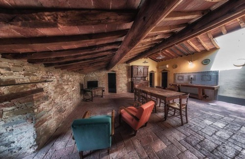Chiassa Superiore Apartment | Muciafora Apartment