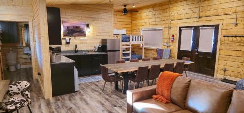 Hanksville House | Muddy Creek Mining Company