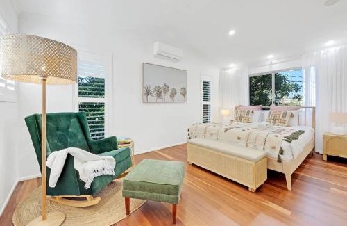 Mudjimba House | Mudjimba Beach Haven - Stroll to the Water