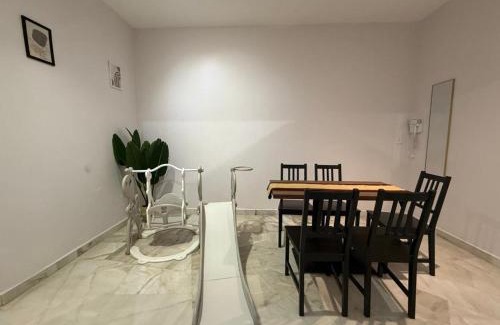 Teluk Intan House | Muji Homestay, 4 bedrooms, Few mins To Lean Tower by Mr Homestay