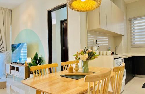 Central District Apartment | Muji-Inspired 2BR 2BA Apartment, 8 Mins to CIQ, Sleeps 2-6