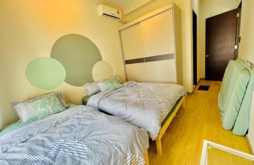 Central District Apartment | Muji-Inspired 2BR 2BA Apartment, 8 Mins to CIQ, Sleeps 2-6