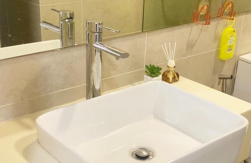 Kampung Kerinchi Apartment | Muji Style KL Gateway Premium Residence with Infinity Pool Bathtub