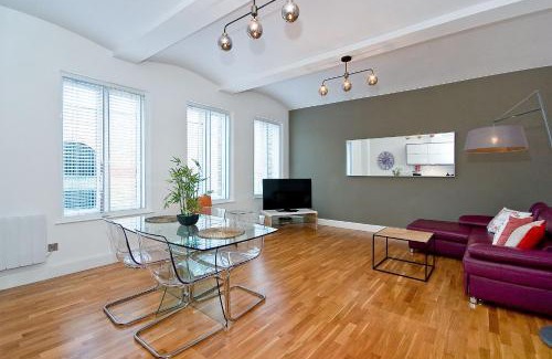 Clerkenwell House | Mulberry Flat 3 - One bedroom 2nd floor by City Living London