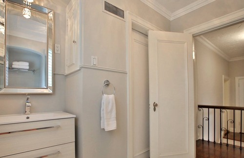 Burlington House | Mulberry House by the lake - Luxury Burlington home