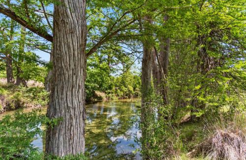 Bandera House | Muller's Ark Guest Ranch - Caboose