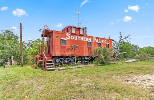 Bandera House | Muller's Ark Guest Ranch - Caboose