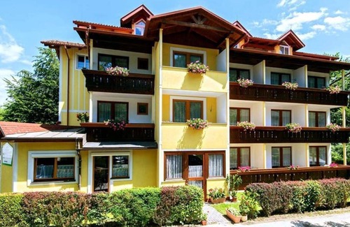 Sankt Kanzian am Klopeiner See Bed & Breakfast | Multi-bed room - Strandpension Waldperle