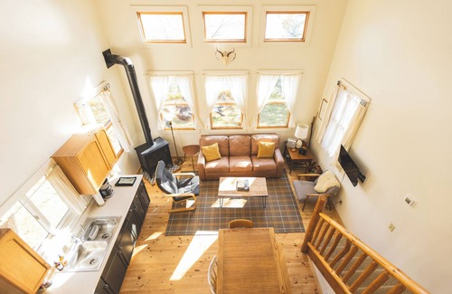 Grand Rapids Cabin | Multi-Family Lakeside Retreat