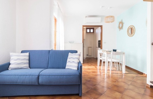 Finale Ligure Apartment | Multi-level apartment with A/C, Wi-Fi, swimming pool, terrace and parking
