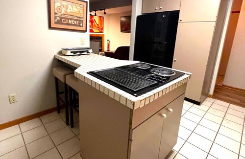 Sandusky House | Multi-level Large Home-minutes from Cedar Point!
