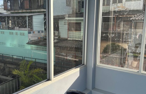 Suan Luang Bed & Breakfast | Munchies B&B – Quiet, Clean & Convenient