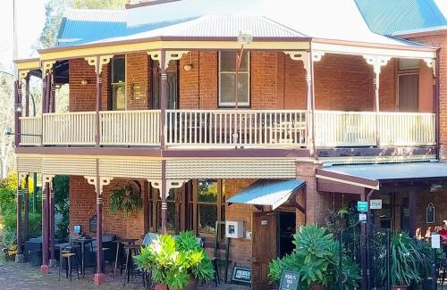 Mundaring Hotel | Mundaring Weir Hotel