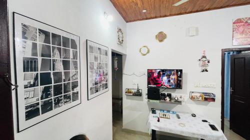 Kunchithanny Ski Chalet | Munnar Hills And Mist Views