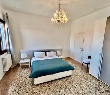 Longa Apartment | Murano Canal View