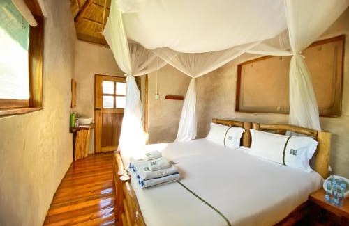 Paraa Cabin | Murchison Falls Bamboo Village