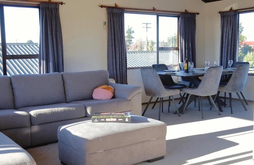 Te Anau House | Murchison Mount View - Te Anau Holiday Home