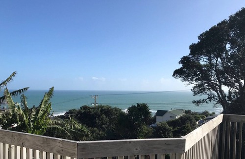 Muriwai House | Muriwai Family Beach Gem