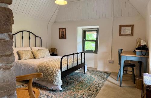Annesgrove House | Murphys Thatched Cottage